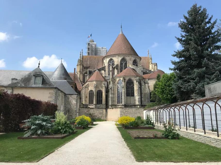 Super Appartement T3 Proche Gare Sens Exterior foto